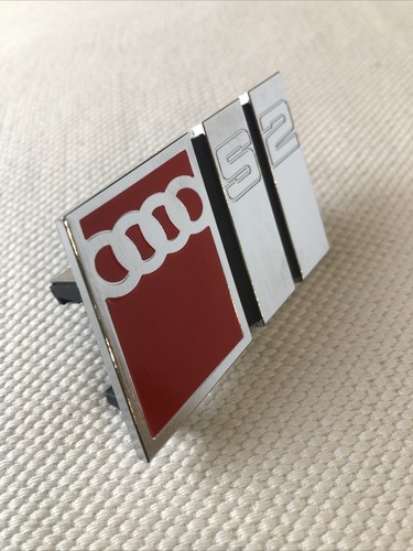 Audi emblem rs2 s6 200 - s4,